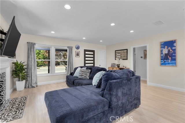 Detail Gallery Image 12 of 33 For 3840 Clark Ave, Long Beach,  CA 90808 - 3 Beds | 2 Baths