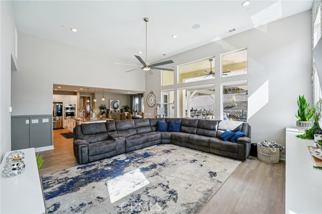 Detail Gallery Image 4 of 44 For 34676 Conadria Ave, Yucaipa,  CA 92399 - 4 Beds | 3/1 Baths