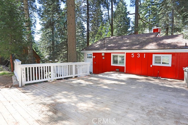 Detail Gallery Image 3 of 36 For 531 W Victoria Ct, Lake Arrowhead,  CA 92352 - 4 Beds | 2/1 Baths
