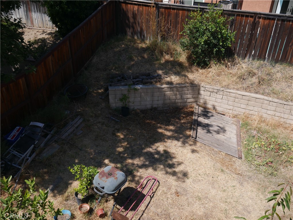 https://media.crmls.org/medias/2e28b6a9-73f6-4882-a0fa-5cbfcec9fc9b.jpg?preset=X-Large