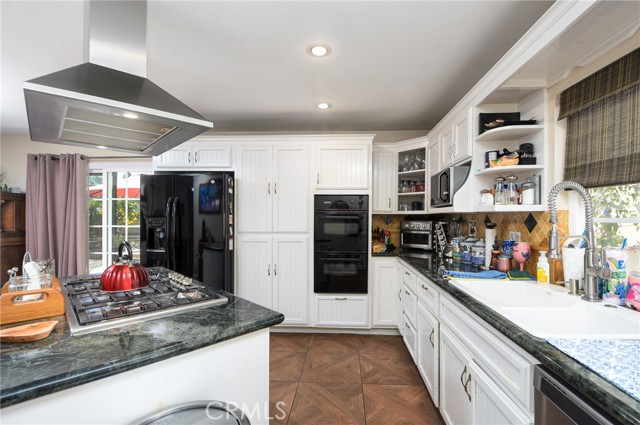 Detail Gallery Image 9 of 34 For 2014 Melba Ct, Corona,  CA 92879 - 4 Beds | 2 Baths