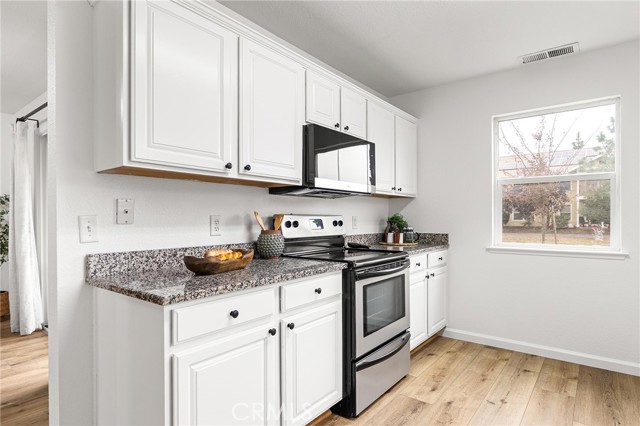 Detail Gallery Image 10 of 40 For 2099 Hartford Dr #20,  Chico,  CA 95928 - 3 Beds | 2 Baths