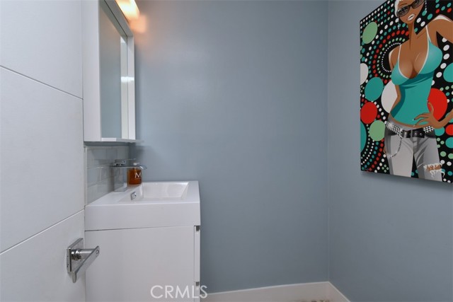 Detail Gallery Image 27 of 48 For 13543 Moorpark St #15,  Sherman Oaks,  CA 91423 - 1 Beds | 1/1 Baths