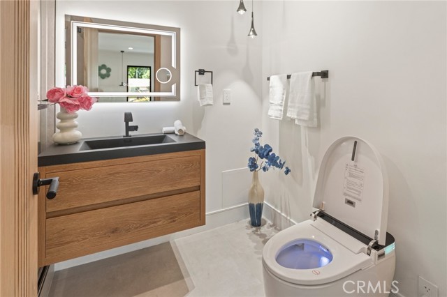 Detail Gallery Image 16 of 42 For 22850 Margarita Dr, Woodland Hills,  CA 91364 - 3 Beds | 3/1 Baths