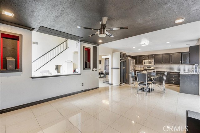 Detail Gallery Image 10 of 41 For 507 Coudures Way, Perris,  CA 92571 - 3 Beds | 2/1 Baths