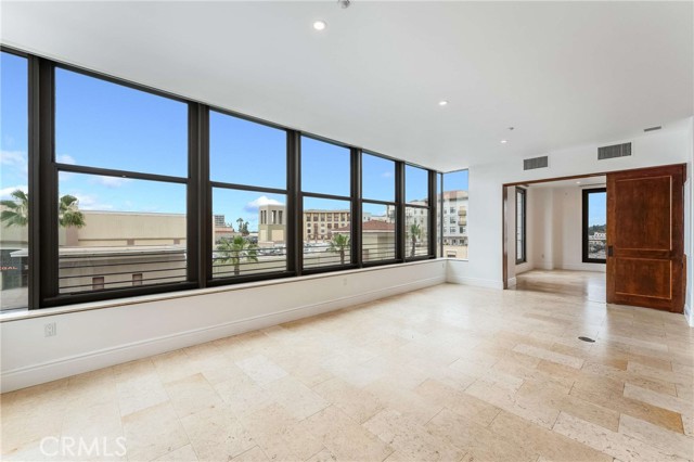 345 E Colorado Boulevard, Pasadena CA: https://media.crmls.org/medias/2e2a10c7-c23a-46fa-bc08-6d7e7cb90605.jpg