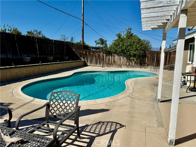 Detail Gallery Image 7 of 42 For 2172 Kellogg Ave, Corona,  CA 92879 - 3 Beds | 2 Baths