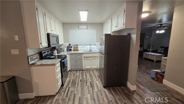 Detail Gallery Image 3 of 14 For 2440 Crystal Springs Ave, Merced,  CA 95348 - 4 Beds | 2 Baths