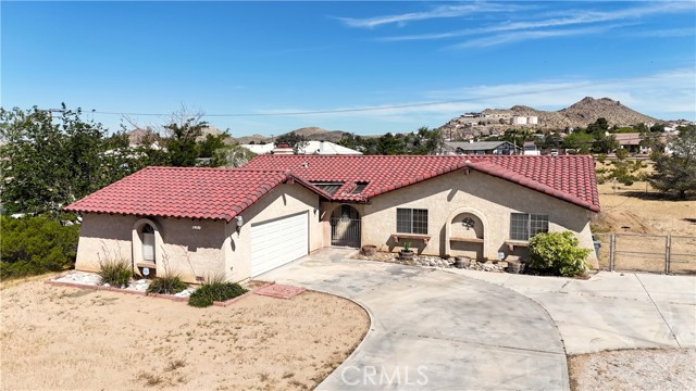 Detail Gallery Image 1 of 28 For 19170 Corwin Rd, Apple Valley,  CA 92307 - 3 Beds | 2/1 Baths