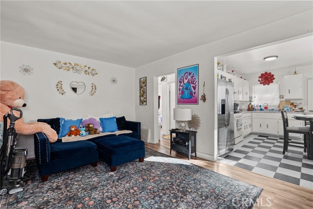 Detail Gallery Image 8 of 23 For 11816 Victory Bld, North Hollywood,  CA 91606 - – Beds | – Baths