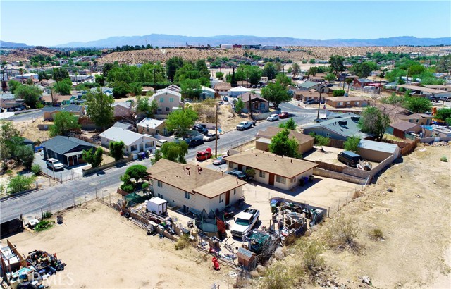 15464 3rd Street, Victorville CA: https://media.crmls.org/medias/2e2b2d24-c2de-48a6-b2ab-4c6bb4be06c0.jpg