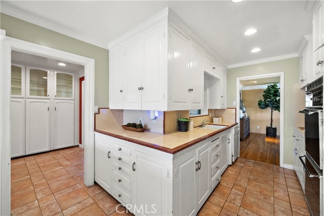 Image 13 of 45 For 9662 Crosby Avenue