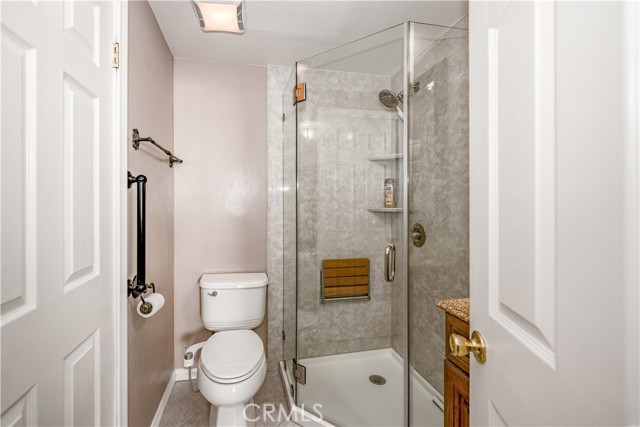 Detail Gallery Image 25 of 33 For 27812 Rosamond Dr, Canyon Country,  CA 91351 - 5 Beds | 2 Baths