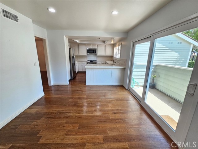 27 Tiburon Court, Manhattan Beach, California 90266, 2 Bedrooms Bedrooms, 0 ,2 BathroomsBathrooms,Residential,For Sale,Tiburon,0,SB26078984