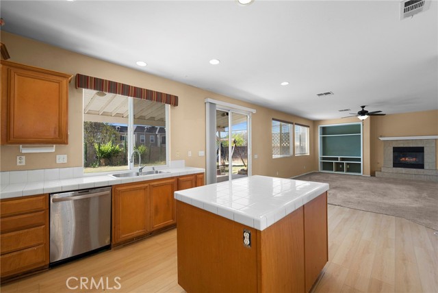 Detail Gallery Image 10 of 32 For 23281 Highland Oaks Ct, Wildomar,  CA 92595 - 4 Beds | 3 Baths