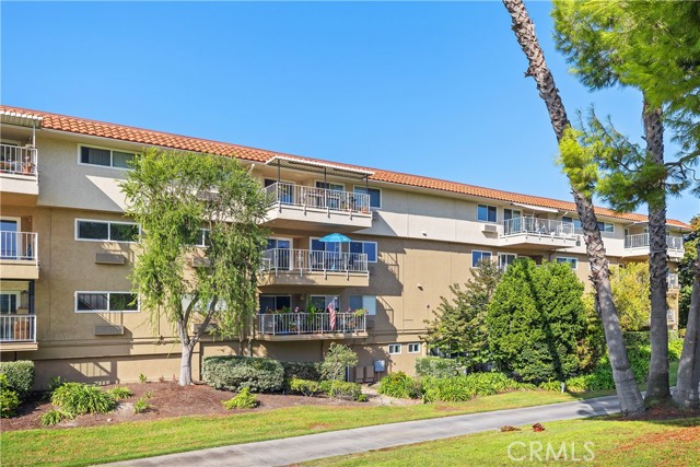 Detail Gallery Image 34 of 48 For 2390 via Mariposa W 2c,  Laguna Woods,  CA 92637 - 2 Beds | 2 Baths