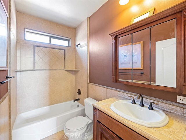 Detail Gallery Image 9 of 48 For 26775 Lakeview Dr, Helendale,  CA 92342 - 4 Beds | 3/1 Baths