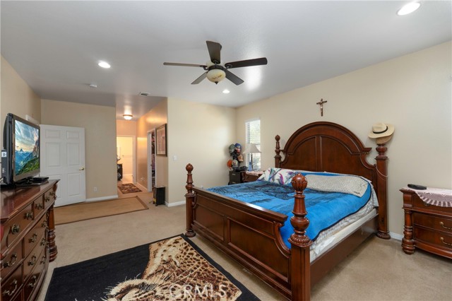 39600 Calle Gayube, Hemet CA: https://media.crmls.org/medias/2e30a20a-86ba-4ec2-9761-b264948a1c1e.jpg