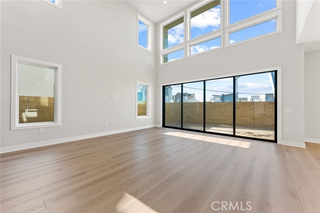 Detail Gallery Image 17 of 56 For 209 Stage, Irvine,  CA 92618 - 5 Beds | 5 Baths