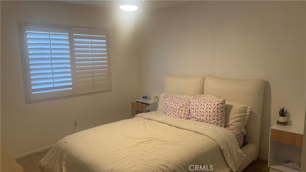 https://media.crmls.org/medias/2e30c684-5490-49ec-b1ca-e826ba464885.jpg?preset=X-Large