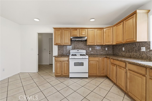 Detail Gallery Image 5 of 41 For 10744 Radwin Ave, Sunland,  CA 91040 - 3 Beds | 2 Baths