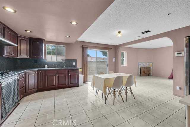 3855 Gilman Rd, El Monte CA: https://media.crmls.org/medias/2e312b1e-4b26-4f20-9cc4-a963f3f422da.jpg
