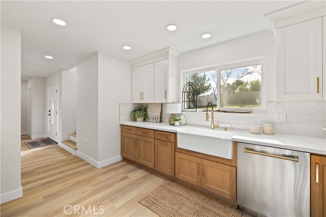 Detail Gallery Image 9 of 39 For 329 E Lago Lindo Rd, Palmdale,  CA 93550 - 3 Beds | 4 Baths