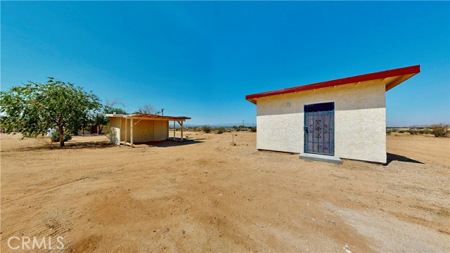 24254 Yucca Loma Road, Apple Valley CA: https://media.crmls.org/medias/2e32dbd1-8c40-48a7-9701-3498f97e8858.jpg