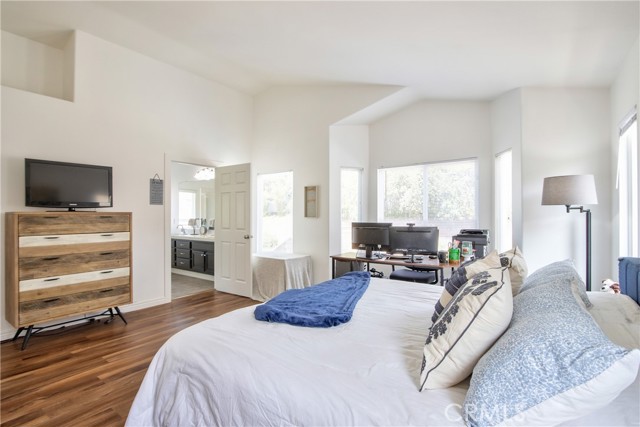 29708 Gracilior Drive, Escondido CA: https://media.crmls.org/medias/2e330581-5e6a-4983-bdca-968df6082217.jpg