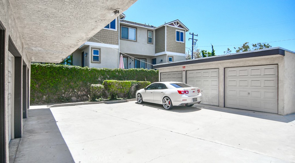 MLS #OC26163742 image #1