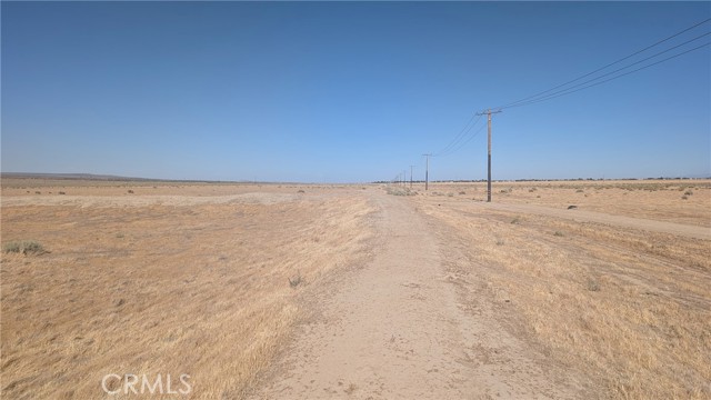 275 W Avenue B, Lancaster CA: https://media.crmls.org/medias/2e3379c8-6bac-4b3b-8e10-c6be9f6bd07c.jpg