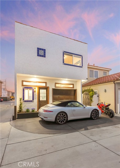 Detail Gallery Image 31 of 35 For 106 31st St, Newport Beach,  CA 92663 - 5 Beds | 3 Baths