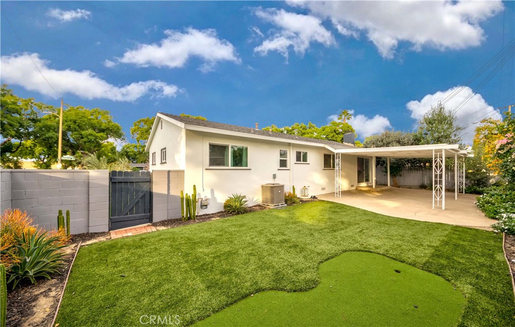 1048 Fairbrook Lane