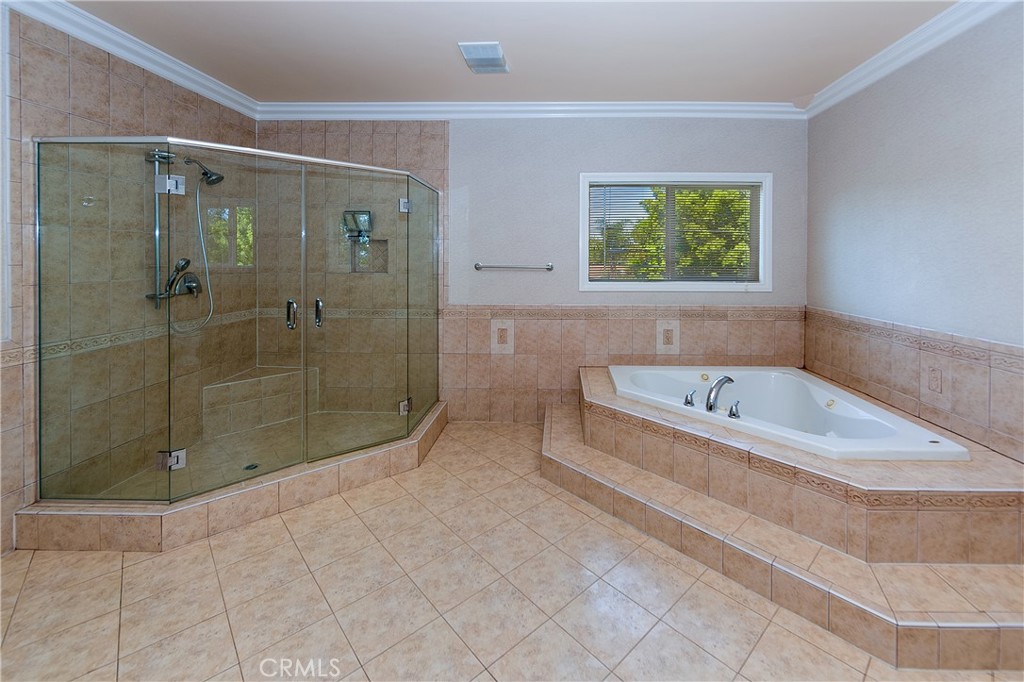 https://media.crmls.org/medias/2e349ce6-2fd5-4434-904a-73bf8d326002.jpg?preset=X-Large