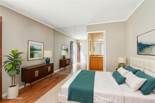 Detail Gallery Image 12 of 37 For 12390 Chandler Bld #J,  Valley Village,  CA 91607 - 3 Beds | 2/1 Baths