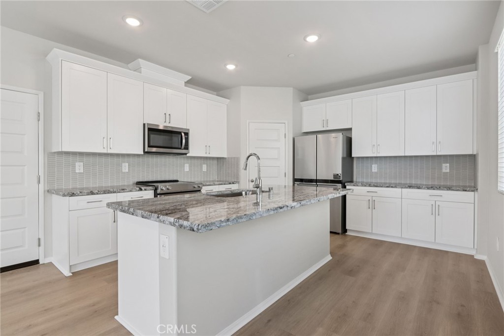 MLS #OC25222451 image #12