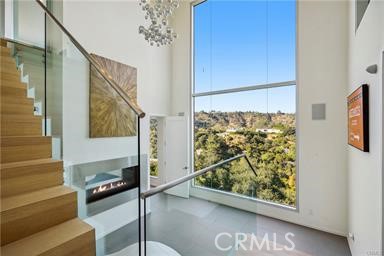 Detail Gallery Image 5 of 47 For 9716 Oak Pass Rd, Beverly Hills,  CA 90210 - 6 Beds | 3/2 Baths