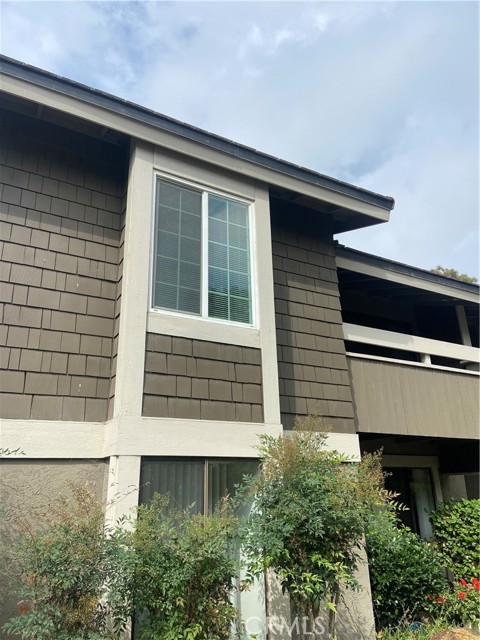 326 Streamwood, Irvine CA: https://media.crmls.org/medias/2e3573e7-0caf-4773-b529-fe695bd28436.jpg