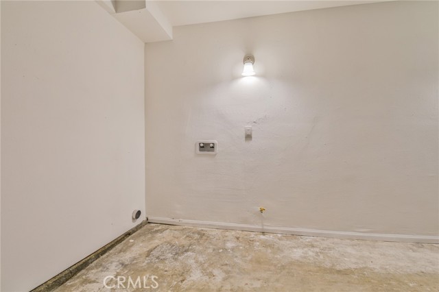 Detail Gallery Image 34 of 45 For 1693 E 110th, Los Angeles,  CA 90059 - 3 Beds | 2/1 Baths