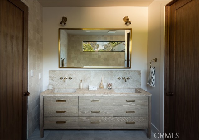 Detail Gallery Image 28 of 64 For 15719 Hartsook, Encino,  CA 91436 - 4 Beds | 4/1 Baths