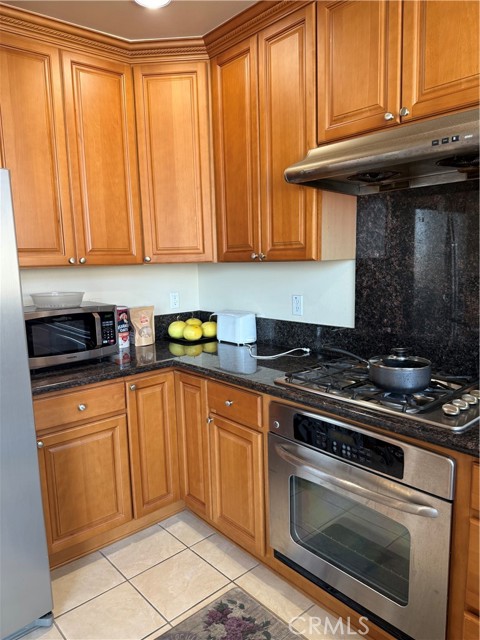 Detail Gallery Image 16 of 41 For 128 E Broadway Apt H,  San Gabriel,  CA 91776 - 3 Beds | 3 Baths