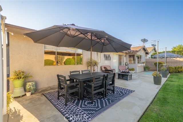 Image 32 of 39 For 5022 Burnaby