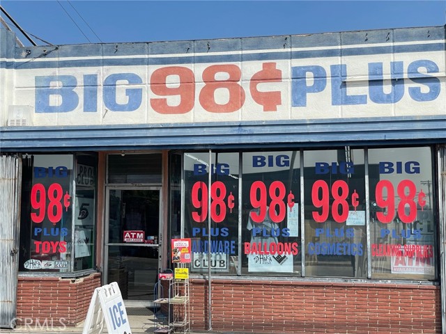13663 VAN nUYS Boulevard, Pacoima CA: https://media.crmls.org/medias/2e3626cc-63c8-4af2-80d4-05e091764016.jpg