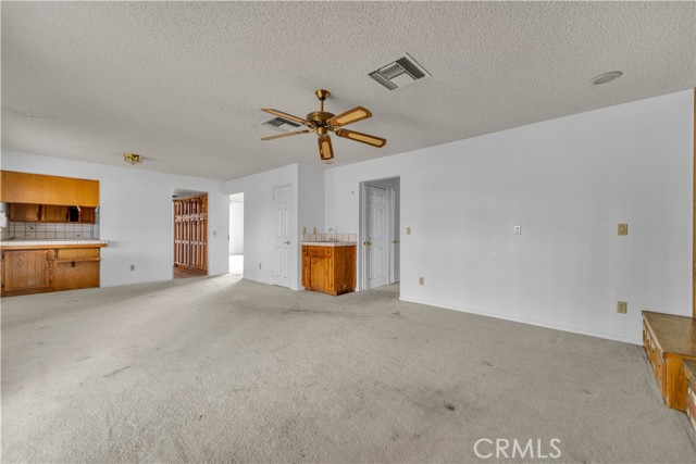 Detail Gallery Image 9 of 20 For 9848 Karen Ave, California City,  CA 93505 - 3 Beds | 2/1 Baths