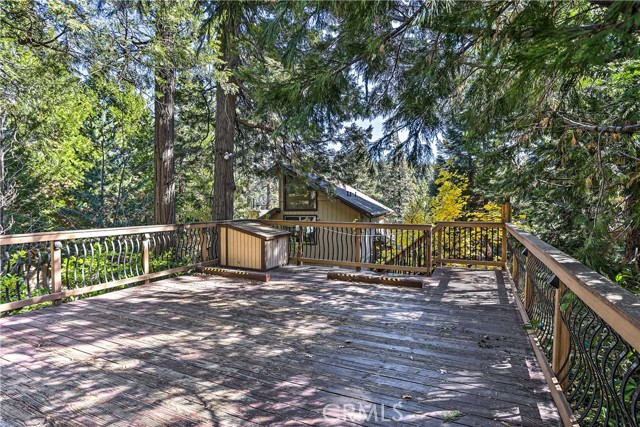 Detail Gallery Image 4 of 30 For 26637 Lake Forest Dr, Twin Peaks,  CA 92391 - 2 Beds | 2/1 Baths