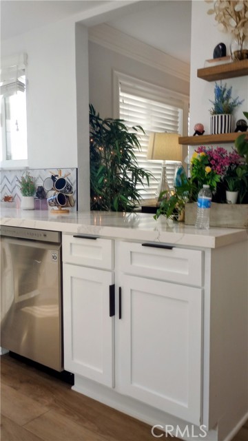 Detail Gallery Image 10 of 37 For 16276 Pacific Cir, Huntington Beach,  CA 92649 - 3 Beds | 5/1 Baths