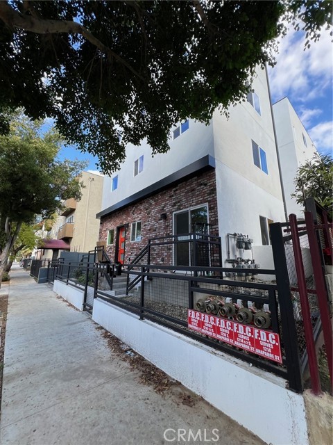 Detail Gallery Image 2 of 41 For 1218 Arapahoe St, Los Angeles,  CA 90006 - 31 Beds | 24 Baths