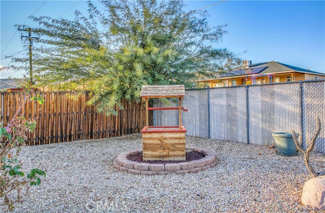 Detail Gallery Image 33 of 36 For 57442 Saint Marys Dr, Yucca Valley,  CA 92284 - 2 Beds | 2 Baths