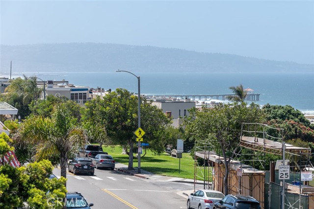 Views of the Manhattan Beach and Hermosa Piers