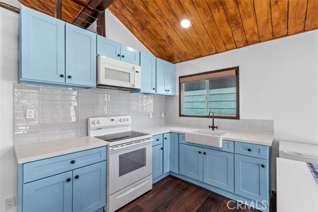 Detail Gallery Image 5 of 24 For 26305 Jacqueline Rd, Twin Peaks,  CA 92391 - 2 Beds | 2 Baths